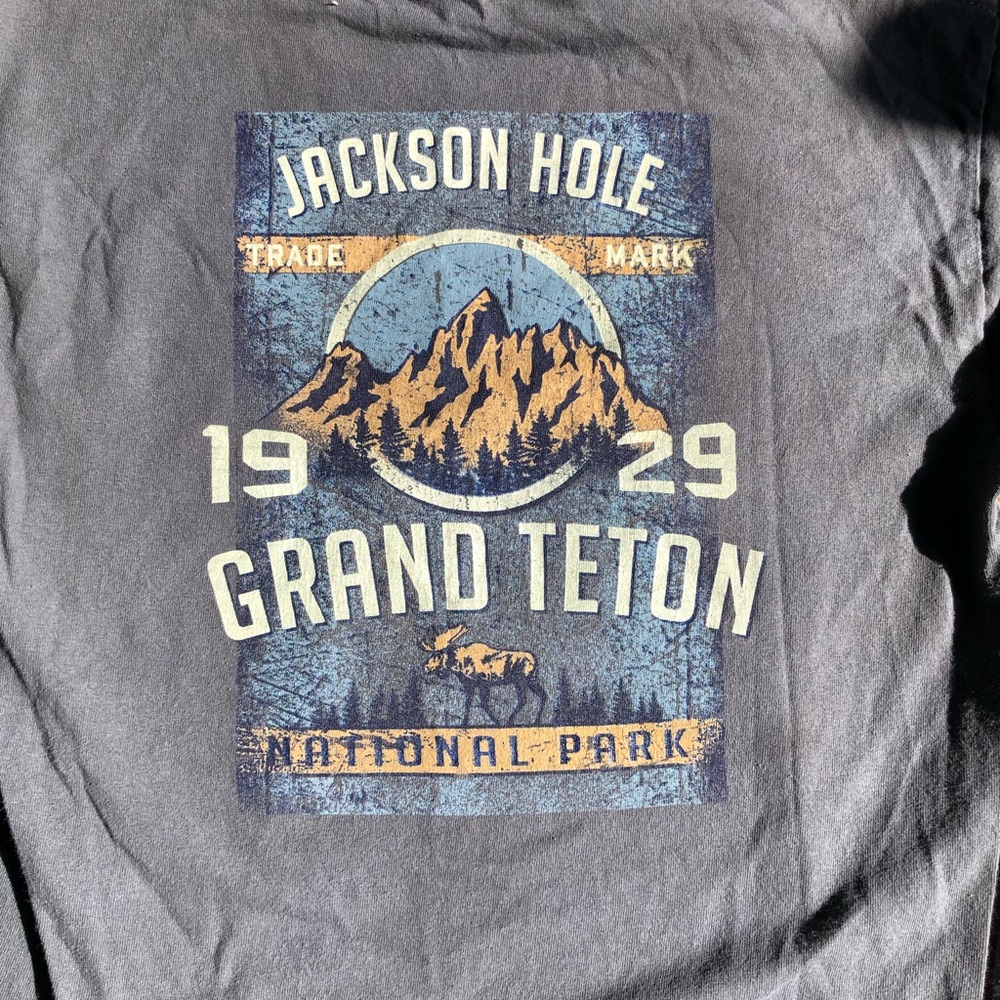Jackson Hole Long Sleeve T shirt size Small